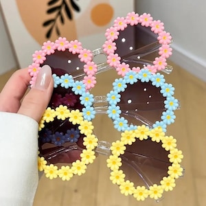 Sunnies Flower Power Daisy Sunglasses Fashion Accessories