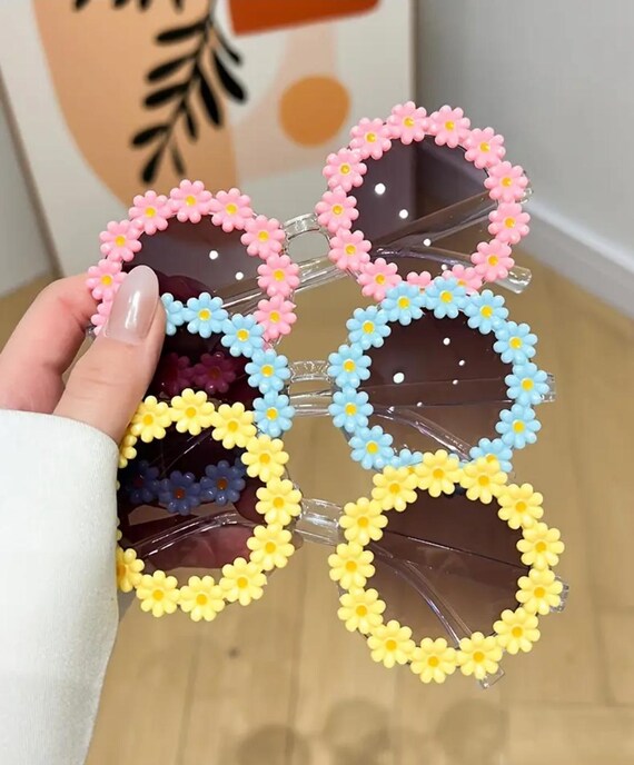 Sunnies Flower Power Daisy Sunglasses Fashion Accessories - Etsy display picture 1
