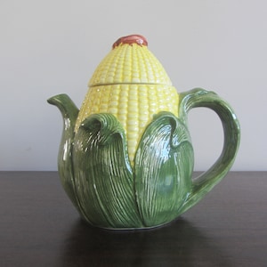 Théière vintage en forme de maïs : décoration de cuisine campagnarde