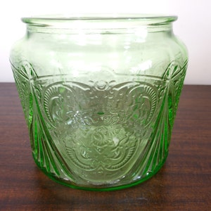 cookie jar, vintage, green glass, uranium, jar,