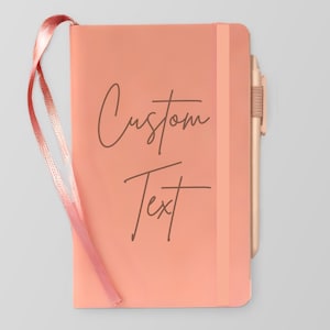 Cuaderno de tapa dura con texto personalizado para cumpleaños, diario personalizado, regalo de graduación, escuela, universidad, pequeña empresa, esencial, sentimental, con bolígrafo, color rosa