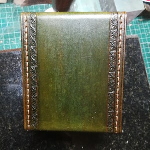 Leather Deck Box for MTG game ,Game Deck Box ,In 100 Sleeved Cards ,Commander deck box ,Card Case ,Magic Deck Box image 4