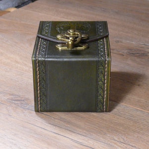 Leather Deck Box for MTG game ,Game Deck Box ,In 100 Sleeved Cards ,Commander deck box ,Card Case ,Magic Deck Box image 6