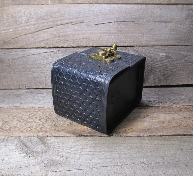 in 100 Sleeved Cards MTG Leather Deck Box Magic Deck Box MTG Card Case