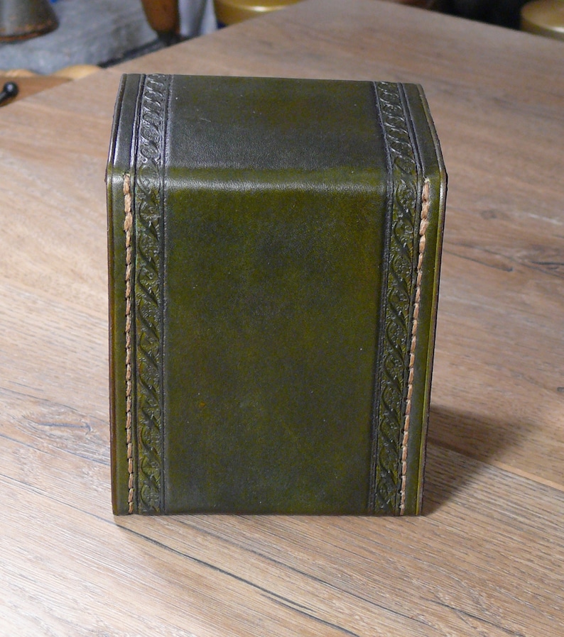 Leather Deck Box for MTG game ,Game Deck Box ,In 100 Sleeved Cards ,Commander deck box ,Card Case ,Magic Deck Box image 3