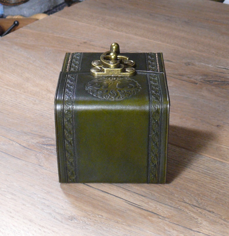 Leather Deck Box for MTG game ,Game Deck Box ,In 100 Sleeved Cards ,Commander deck box ,Card Case ,Magic Deck Box image 5