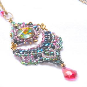 Pendentif en perles miniature cristal Collier pendentif perles miniatures Collier avec sautoir inspiration ethnique / boho/Chic/Hippie image 2