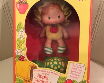 1980 Kenner Strawberry Shortcake Apple Dumpling Doll with Tea Time Turtle -New in box