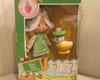 1982 Kenner Strawberry Shortcake Mint Tulip with Marsh Mallard - New in box