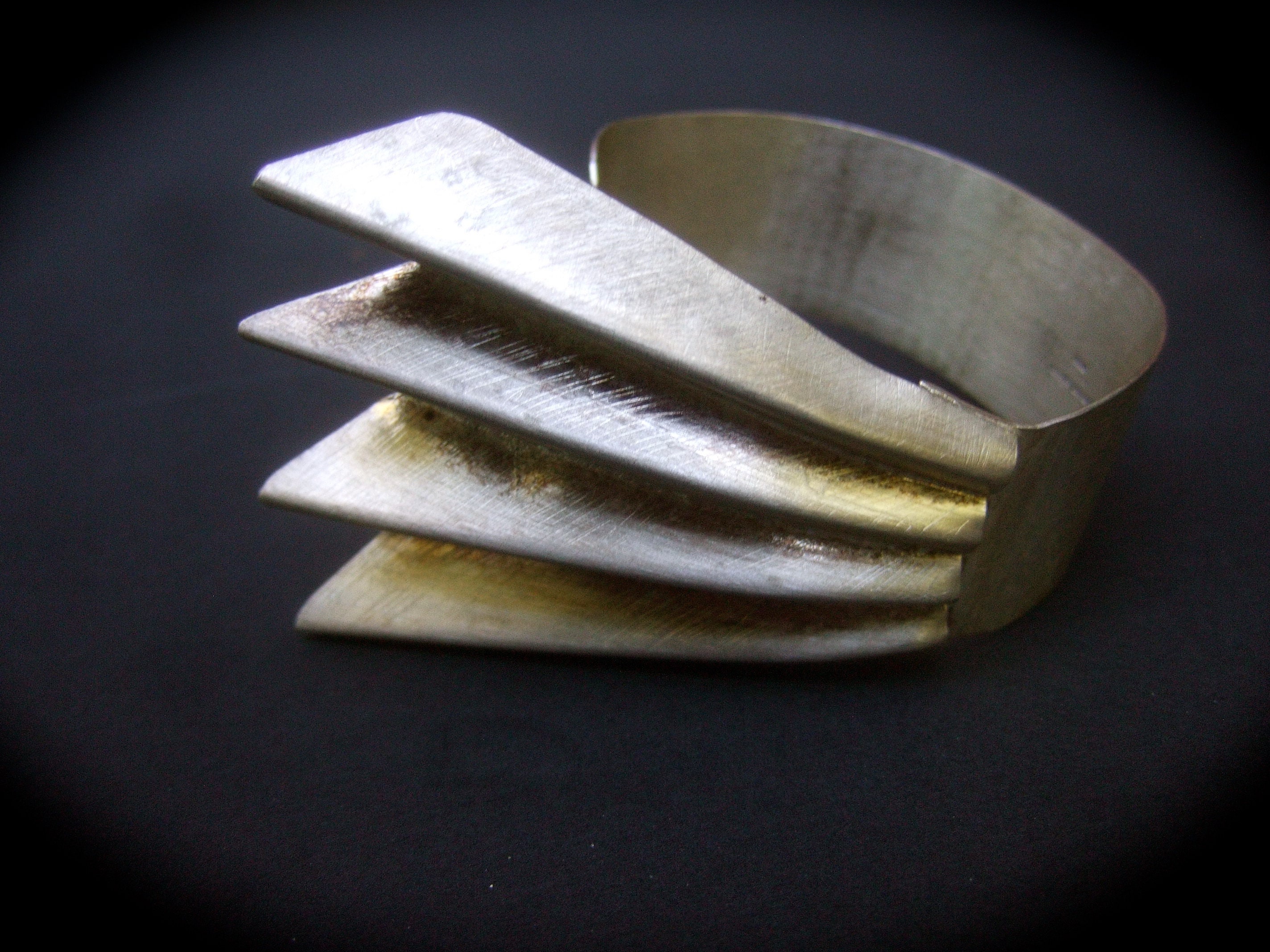 【Give away】 gunda Sculpture Bracelet Avant-garde Sterling Silver Futuristic Artisan Cuff Wide