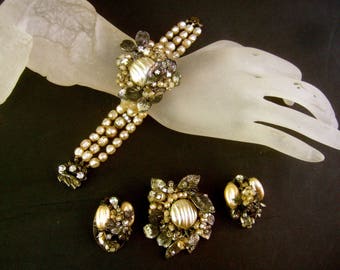 MIRIAM HASKELL 2024 Elegant Glass Enamel Baroque Faux Pearl Diamante Crystal Clip on Button Style Earrings c 1960s