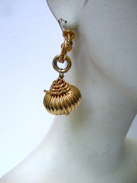 Dramatic Large Scale Dangling Gilt Metal Clip-on … - image 6
