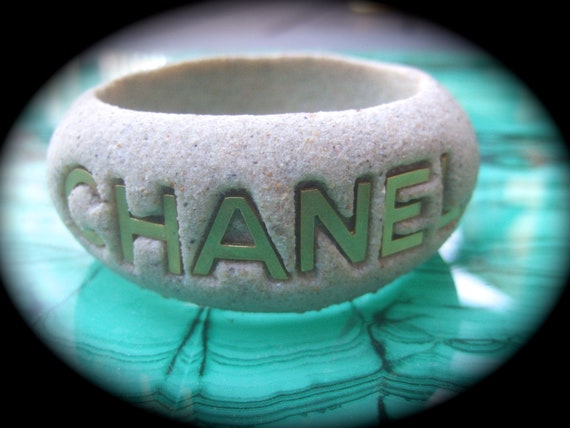 CHANEL Chic Resin Bisque Wide Cuff Bracelet in Ch… - image 7