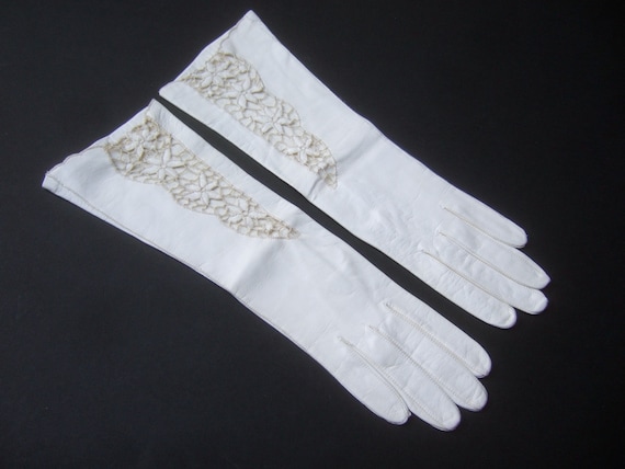 Italian White Kidskin Leather Embroidered Floral … - image 5