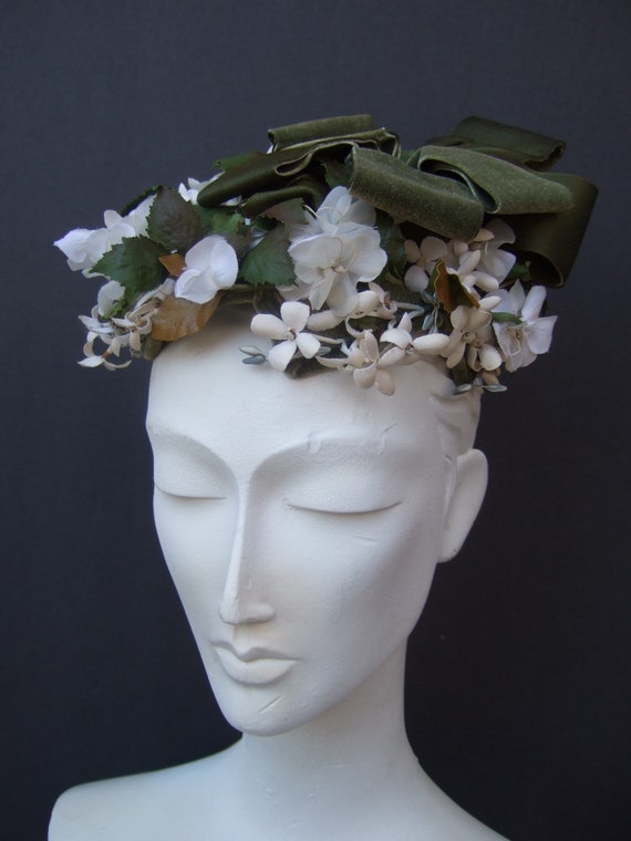 1960s White Flower Green Ribbon Hat designed by M… - image 5