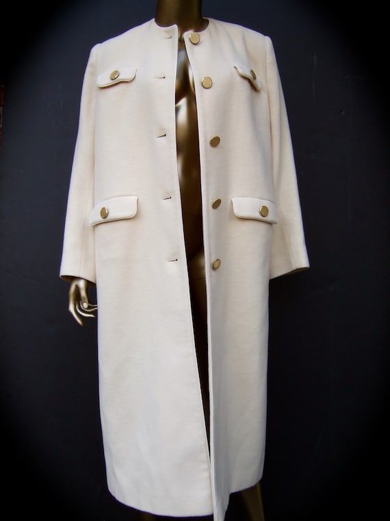 Vintage 1970s Cream Cashmere Coat Vintage 1970s Cream Cashmere Coat