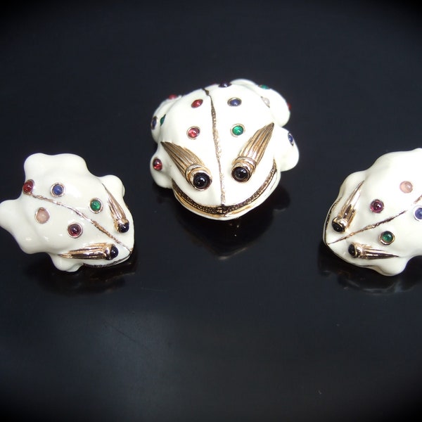 JUDITH LEIBER Charming Trio of Glass Jeweled Enamel Frog Brooch & Earrings Set c 1980s