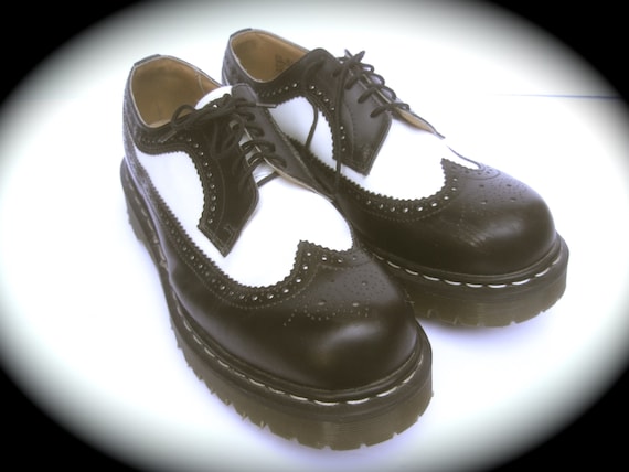 erotisch tand Klimatologische bergen Buy Mens Doc Martens Black & White Leather Spectator Lace up Shoes Online  in India - Etsy