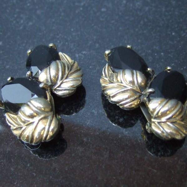 SCHIAPARELLI Black Glass Faceted Gold Tone Clip-on Leaf Earrings c 1950s