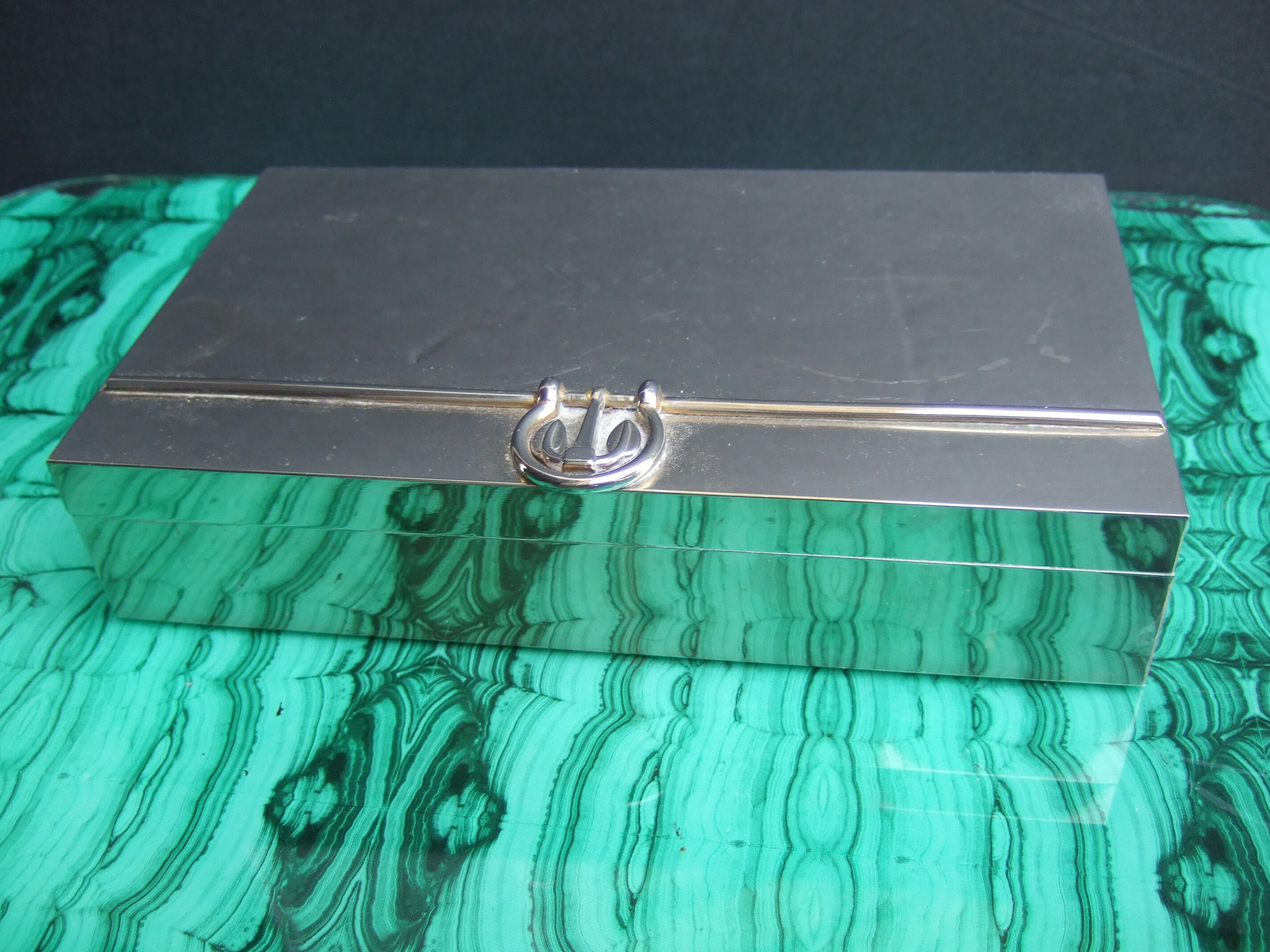 置物 GUCCI ITALY GUCCI Italy Sleek Luxurious Silver Plated Wood Lined