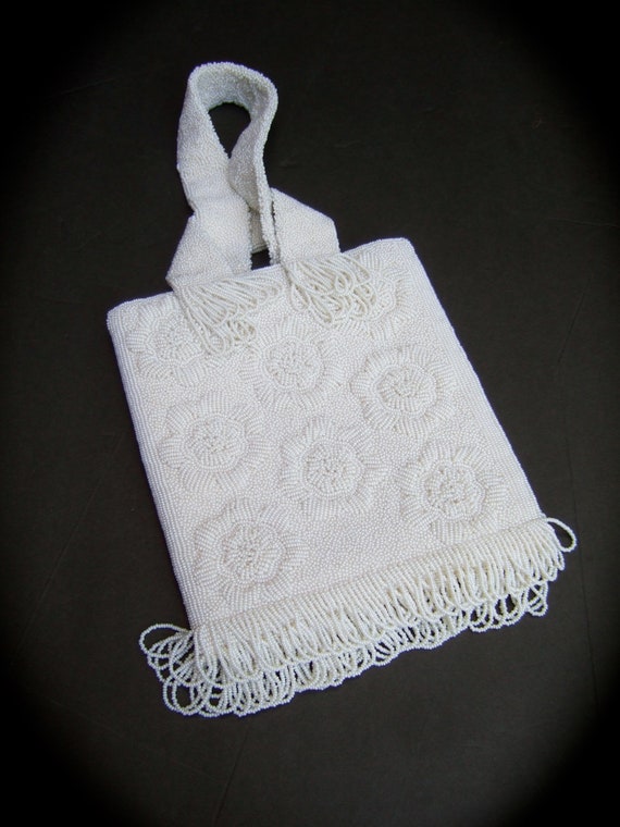 Elegant White Glass Hand Beaded Evening Bag c 1960 - image 5