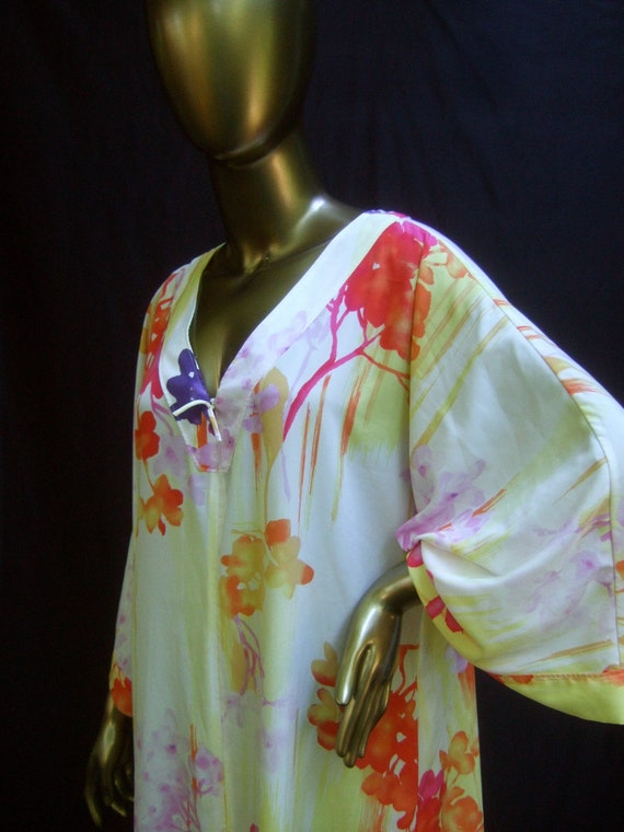 NATORI Chic Floral Print Caftan Lounge Gown