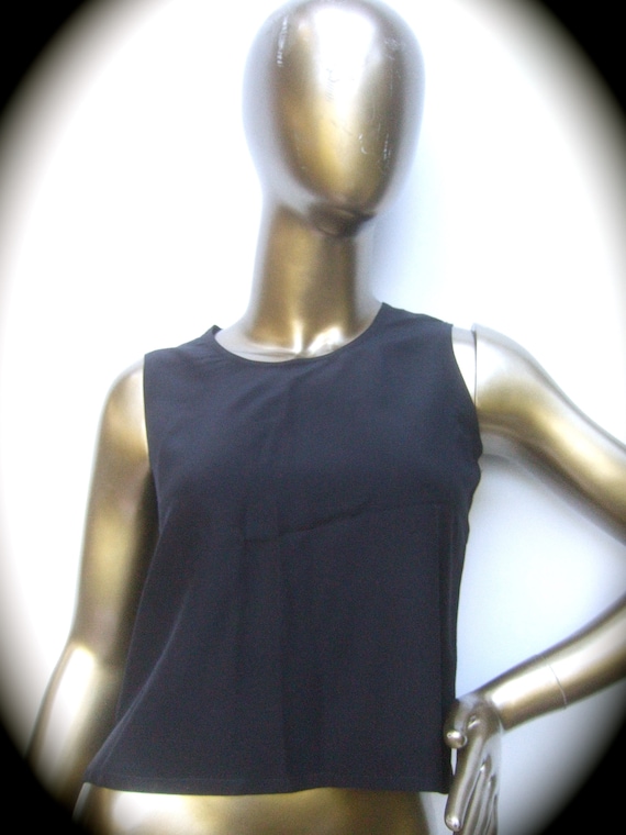 CHANEL Chic Black Silk Sleeveless Cropped Shell To