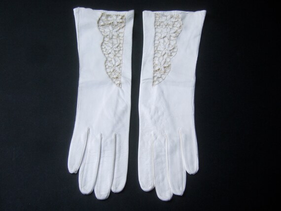 Italian White Kidskin Leather Embroidered Floral … - image 3