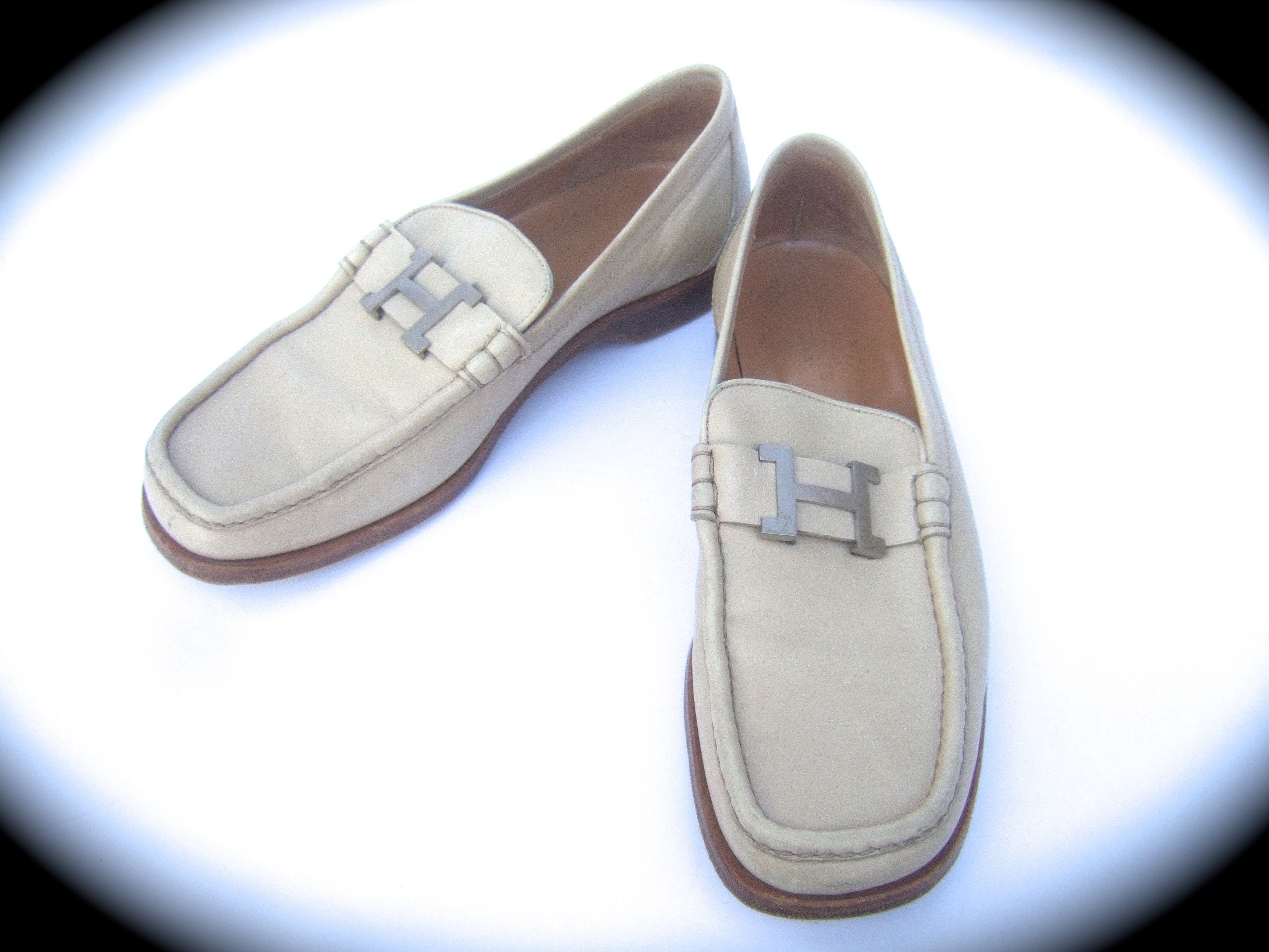 HERMES Paris Stylish Italian Taupe Leather Metal 