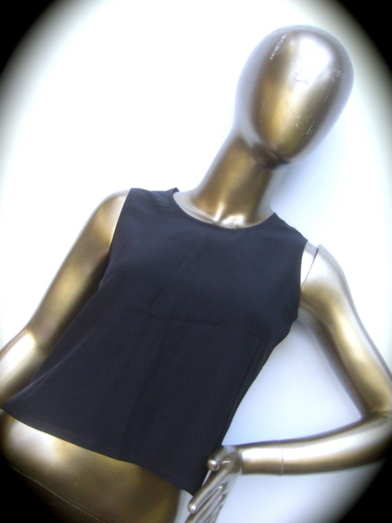 CHANEL Chic Black Silk Sleeveless Cropped Shell T… - image 4