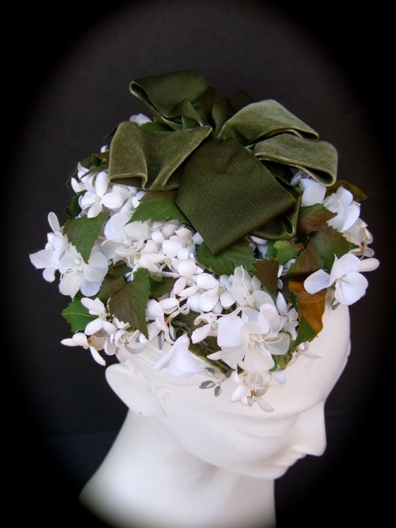 1960s White Flower Green Ribbon Hat designed by M… - image 4