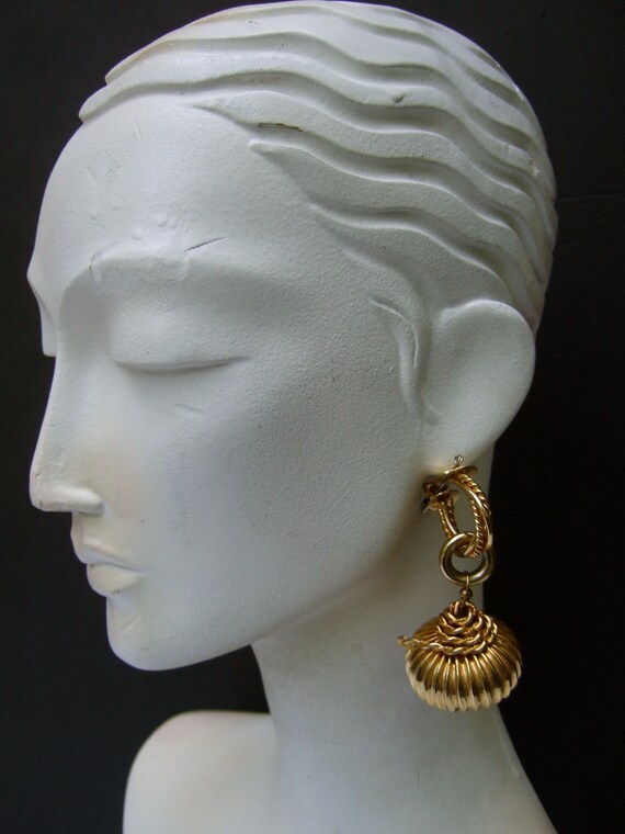 Dramatic Large Scale Dangling Gilt Metal Clip-on … - image 3