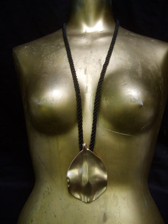 KEN LANE Dramatic Gilt Metal Leaf Pendant Necklace - image 6