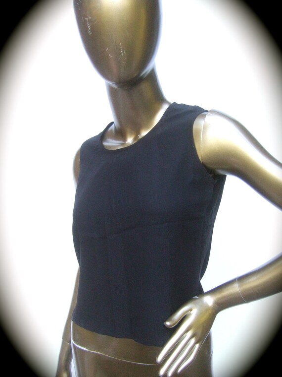 CHANEL Chic Black Silk Sleeveless Cropped Shell T… - image 3