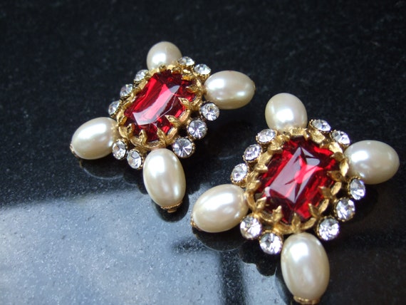 Opulent Red Resin Enamel Faux Pearl Clip-on Earri… - image 2