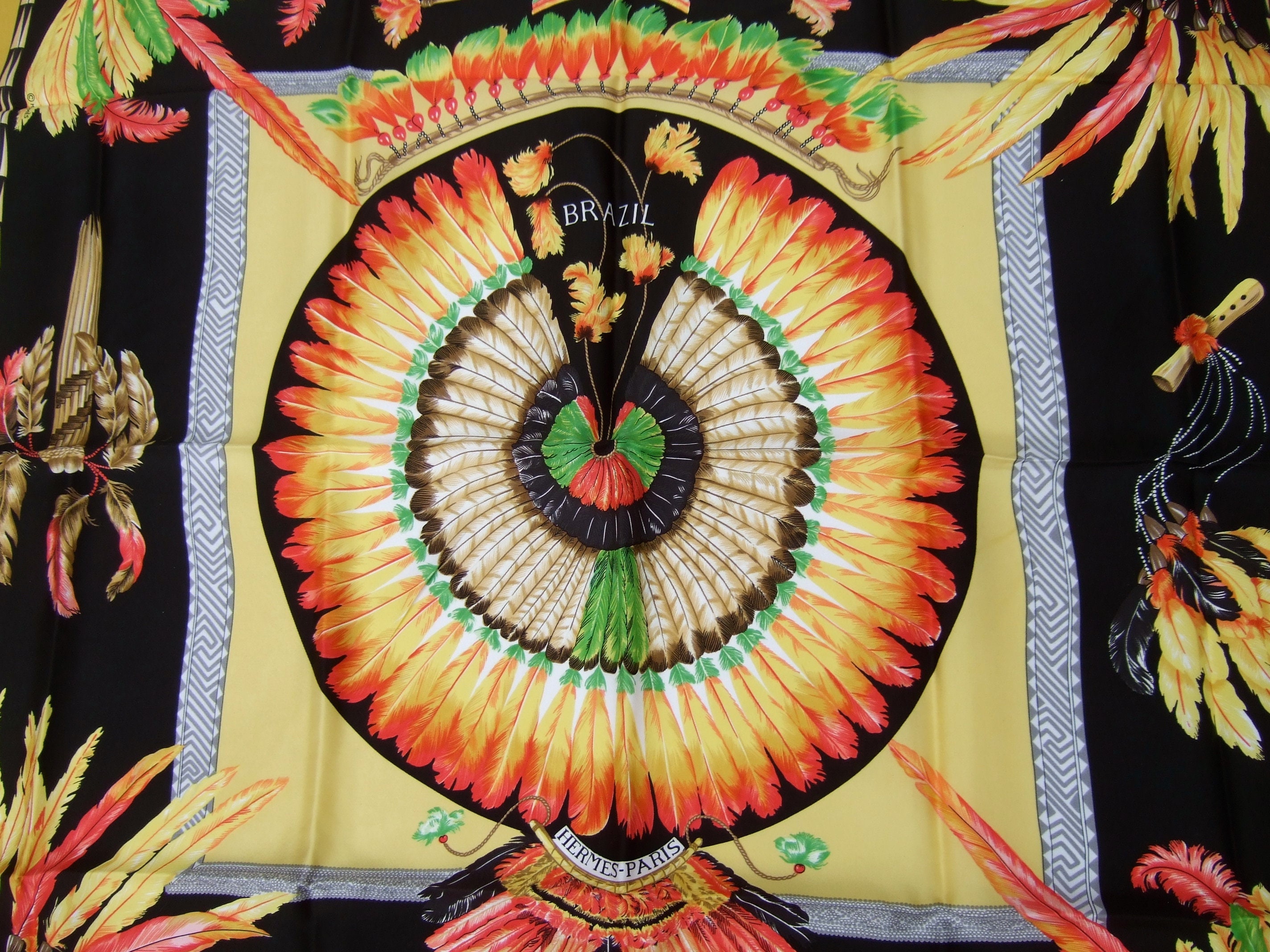 HERMES ブラジルモチーフ シルクスカーフ HERMES Paris Vibrant Brazil Feather Design Hand Rolled Silk Scarf