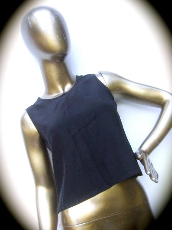 CHANEL Chic Black Silk Sleeveless Cropped Shell T… - image 2