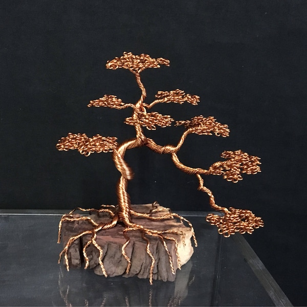 Escultura de árbol de alambre bonsái, en cascada