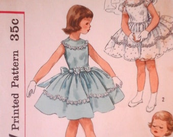 50s Simplicity 1900 Girls Dress Pattern, size 5 Vintage 50s Girls Dresses, Fancy Child dresses, Full Skirt Dress, 50s Peter Pan collar dress