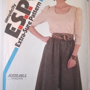 Simplicity 5700 easy Blouse and Culottes Pattern, size 10-12-14, Bust 32.5-36, 80s Split Skirt pattern, 80s blouse pattern image 1