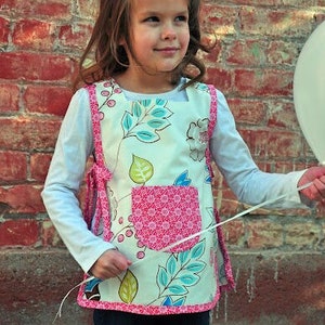 Simplicity 7064 Girls Apron Pattern, size 5-6