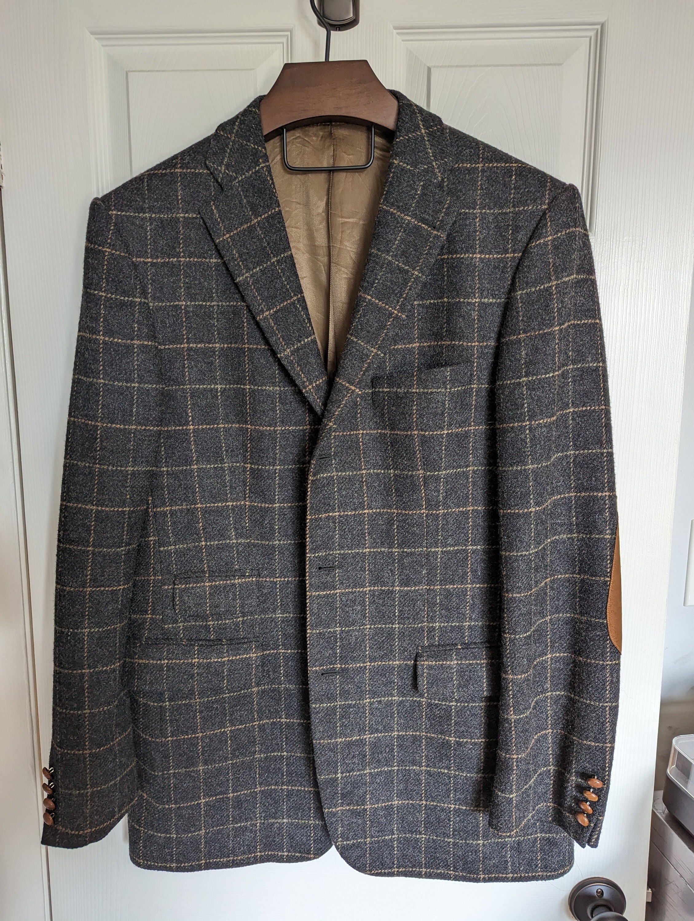 What is the purpose of the elbow patch on tweed professor jackets? - Quora