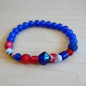 Red white and blue beaded stretch bracelet for a Woman, bead bracelet for a Woman, stretchy bead bracelet for her, elastic bracelet for Her