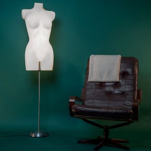 Mannequin Floor Lamp image 3