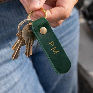 Portachiavi in pelle personalizzato con incisione personalizzata, regalo con nome e iniziali, stile minimalista