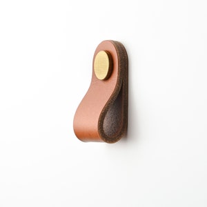 A wide variety of high-quality handmade Leather drawer pulls and leather cabinet pulls to upgrade your furniture pieces to which you want to give a new look. The leather pulls are Made in Germany by Rowzec Design using the finest materials.