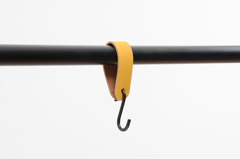 leather S-hook, coat hook, ochre leather with black hook