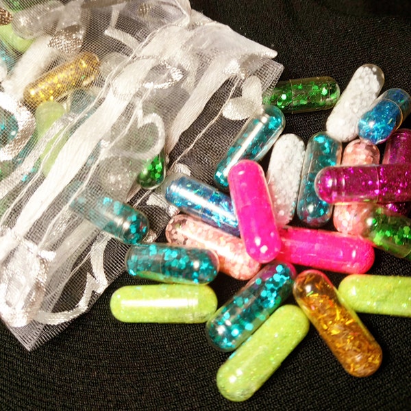 20 Glitter Pills in Organza Bag / Sparkle Capsules Glitter Bomb Sparkly Confetti Rainbow Bachelorette Party Favor / Funny Gag Gift / Unicorn