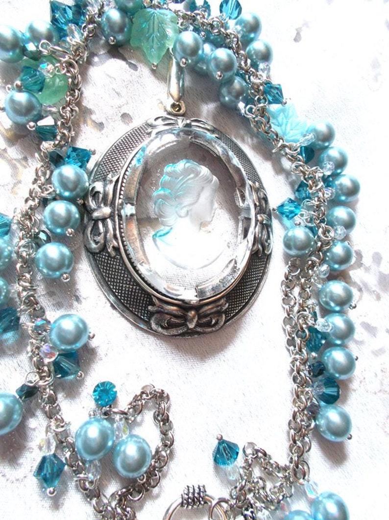 romantic necklace in shades of blue