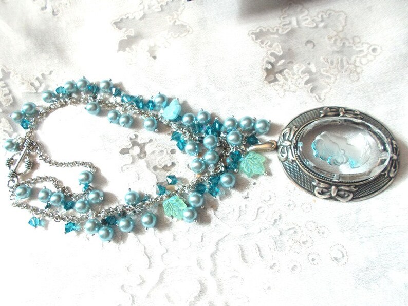 romantic necklace in shades of blue